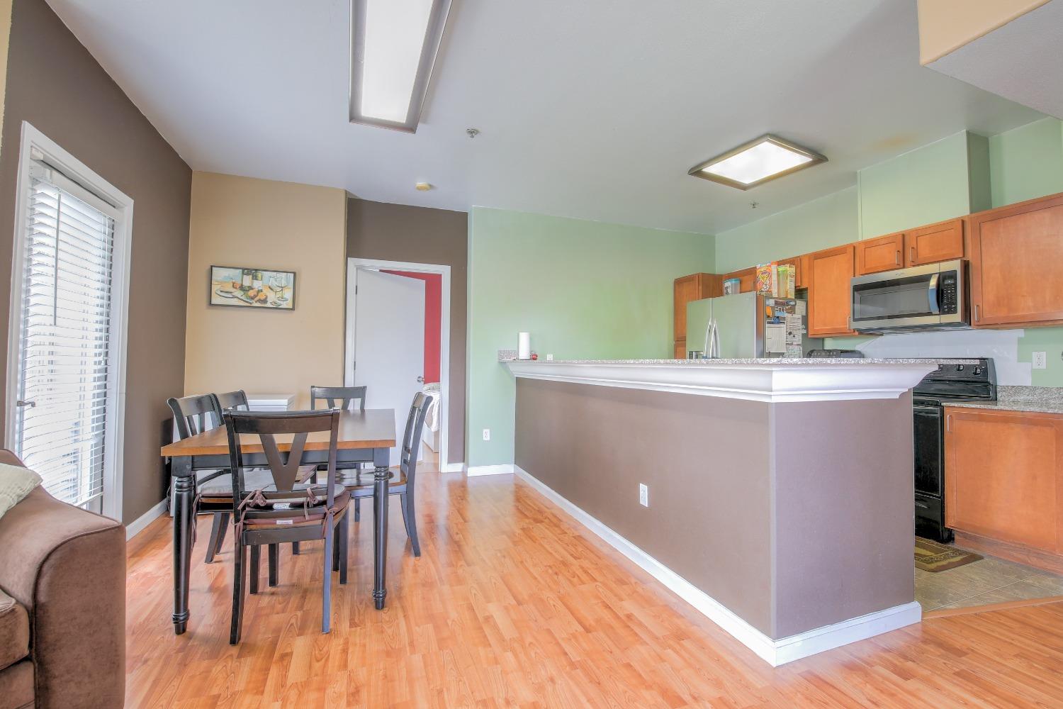 4200 E Commerce Way 721