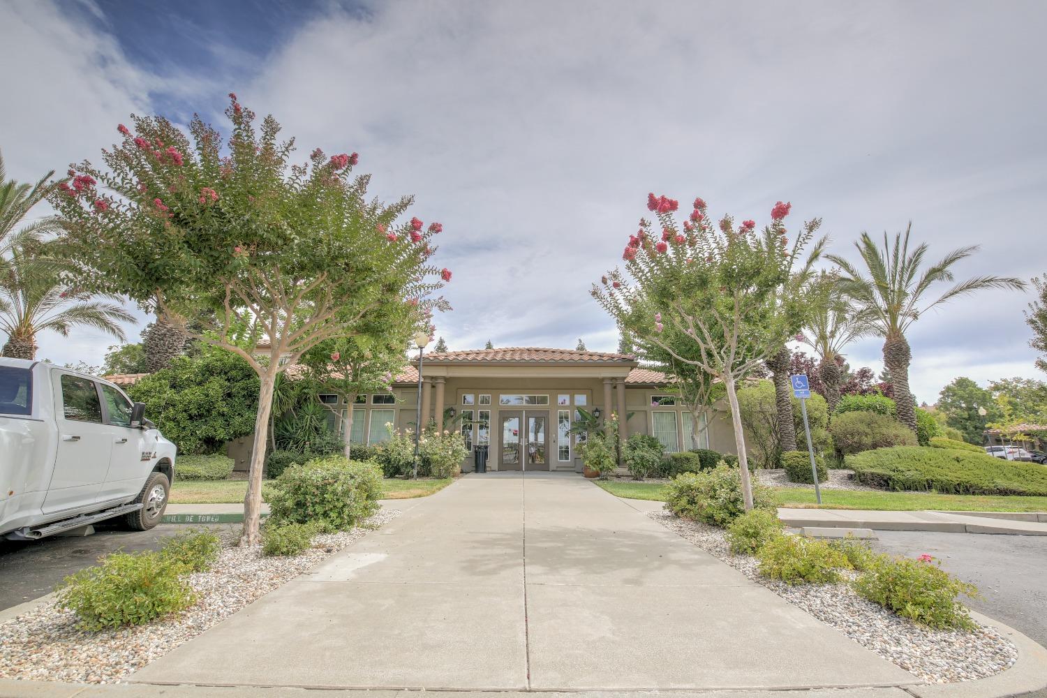 4200 E Commerce Way 721