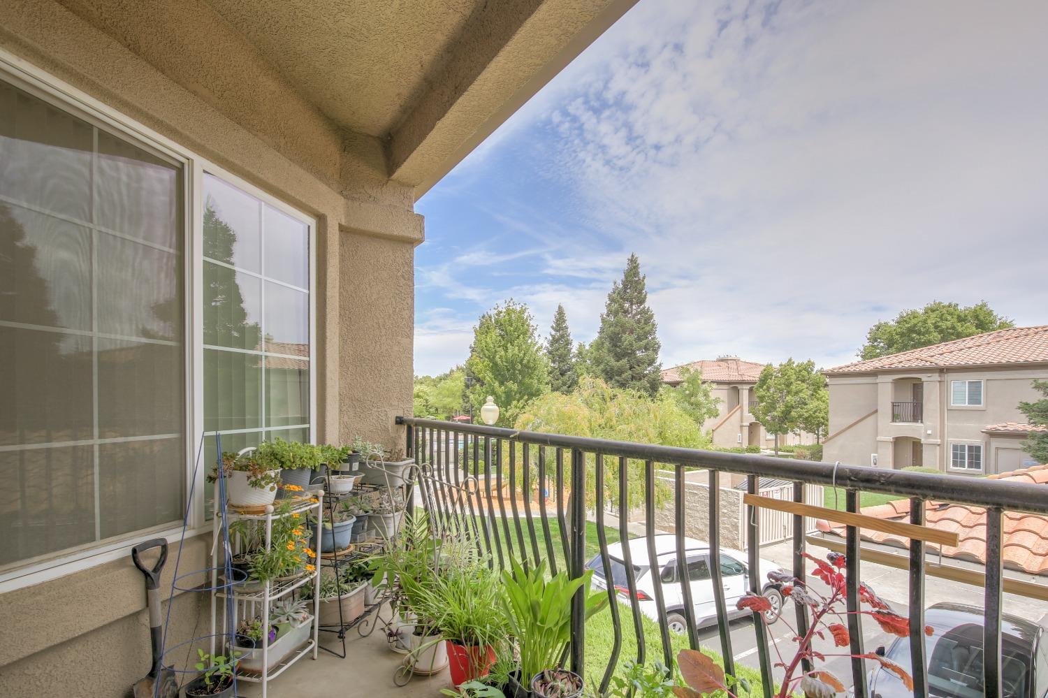 4200 E Commerce Way 721