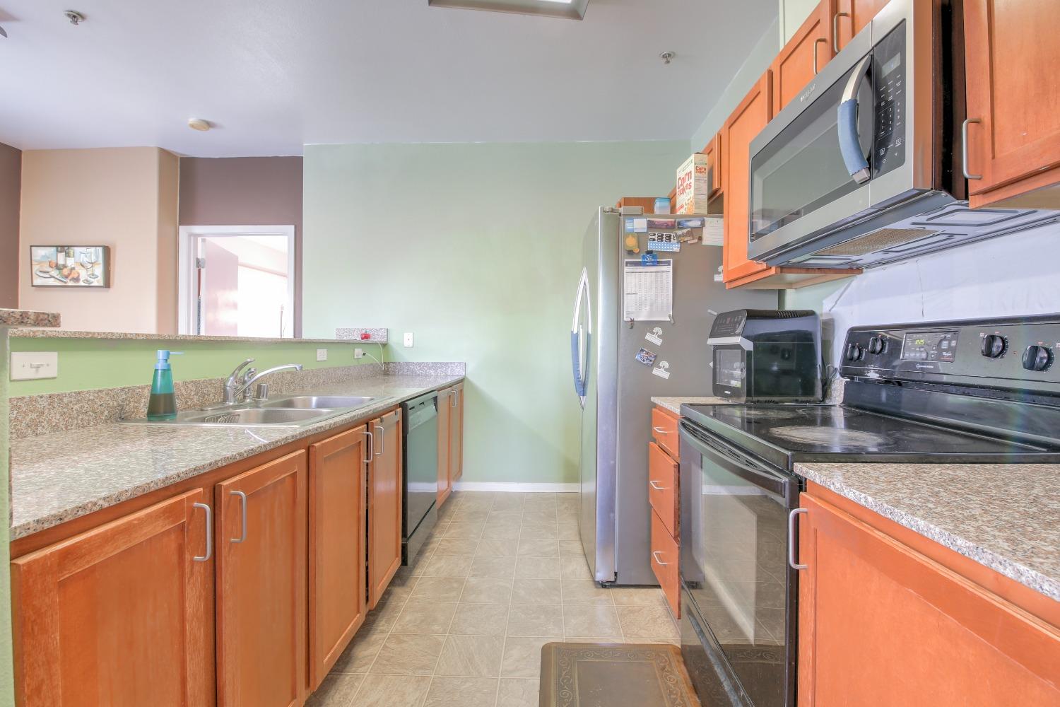 4200 E Commerce Way 721