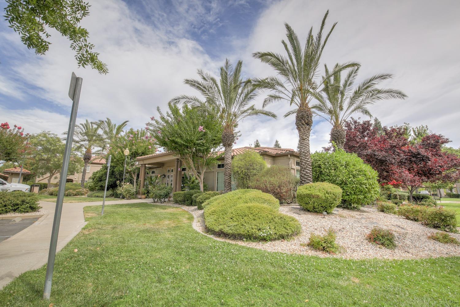 4200 E Commerce Way 721