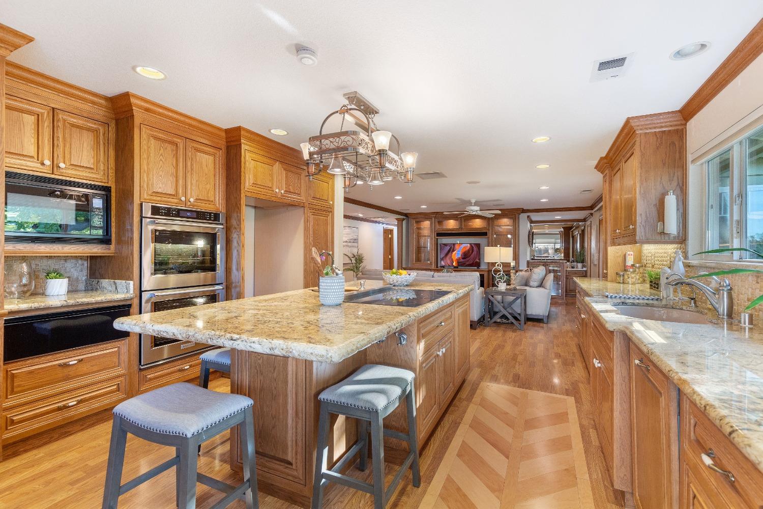 3320 Argonaut Avenue