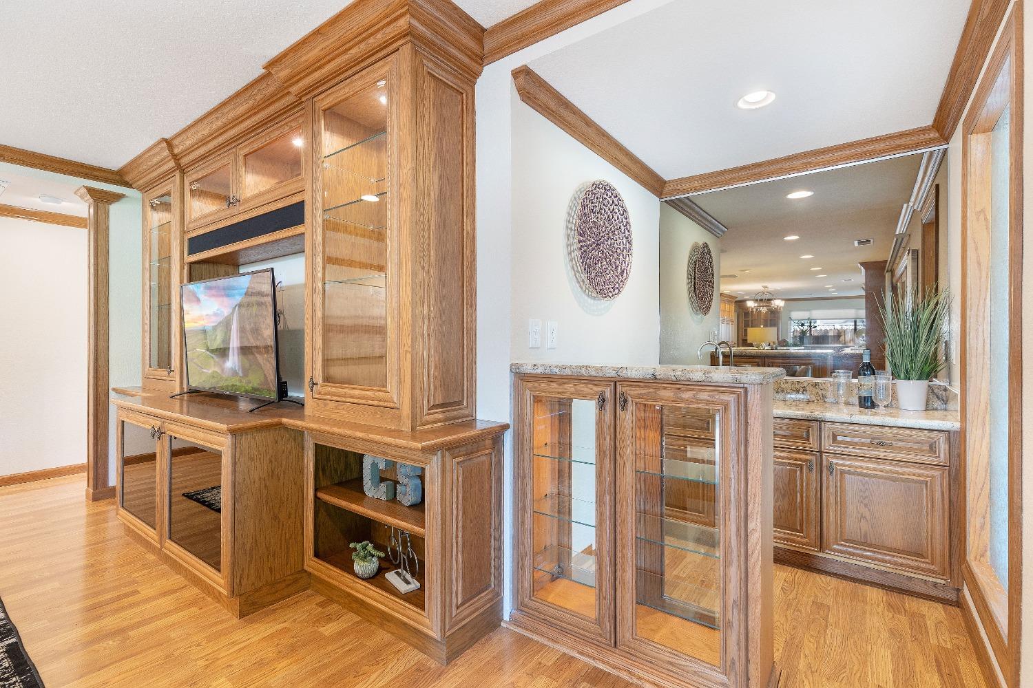 3320 Argonaut Avenue