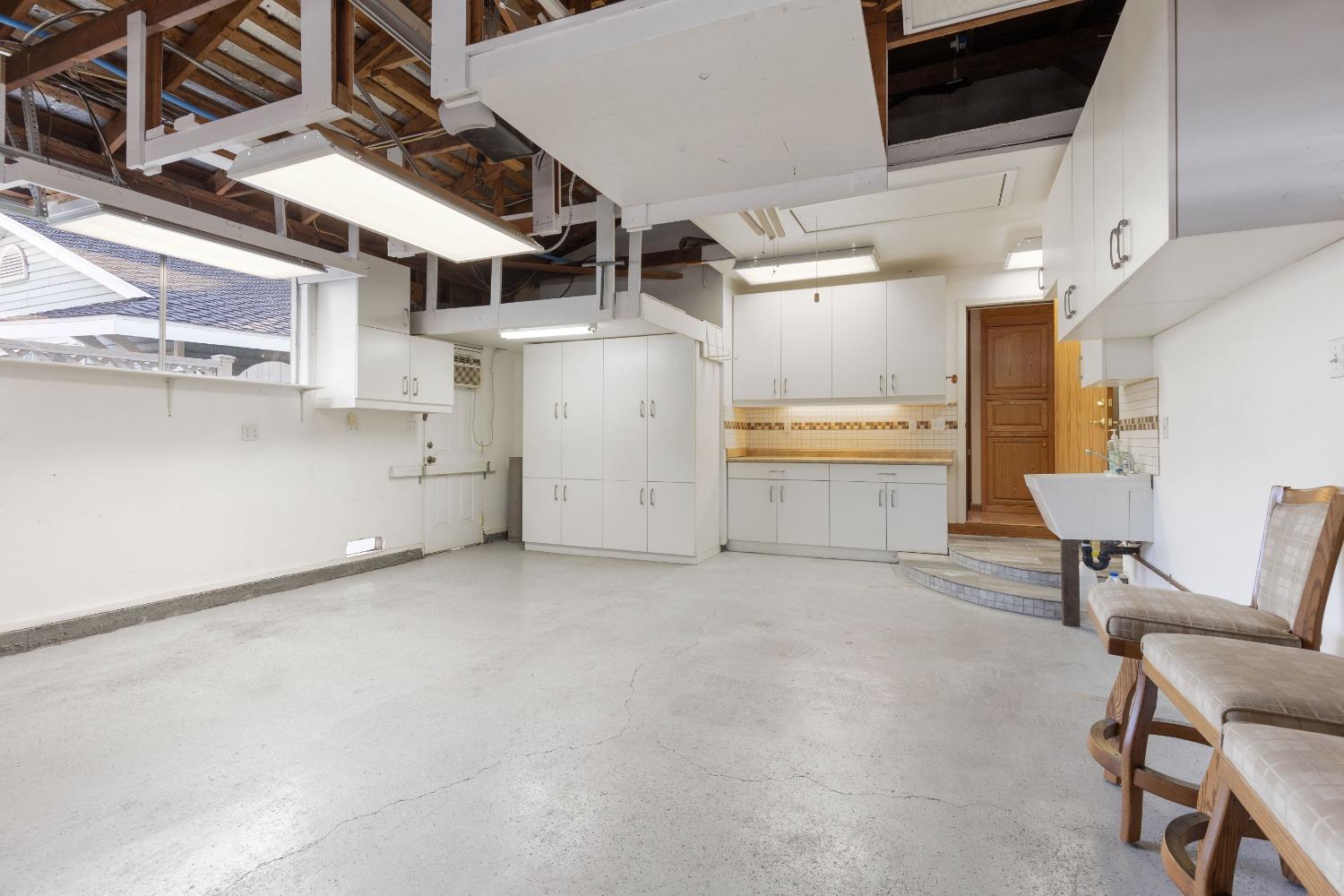 3320 Argonaut Avenue