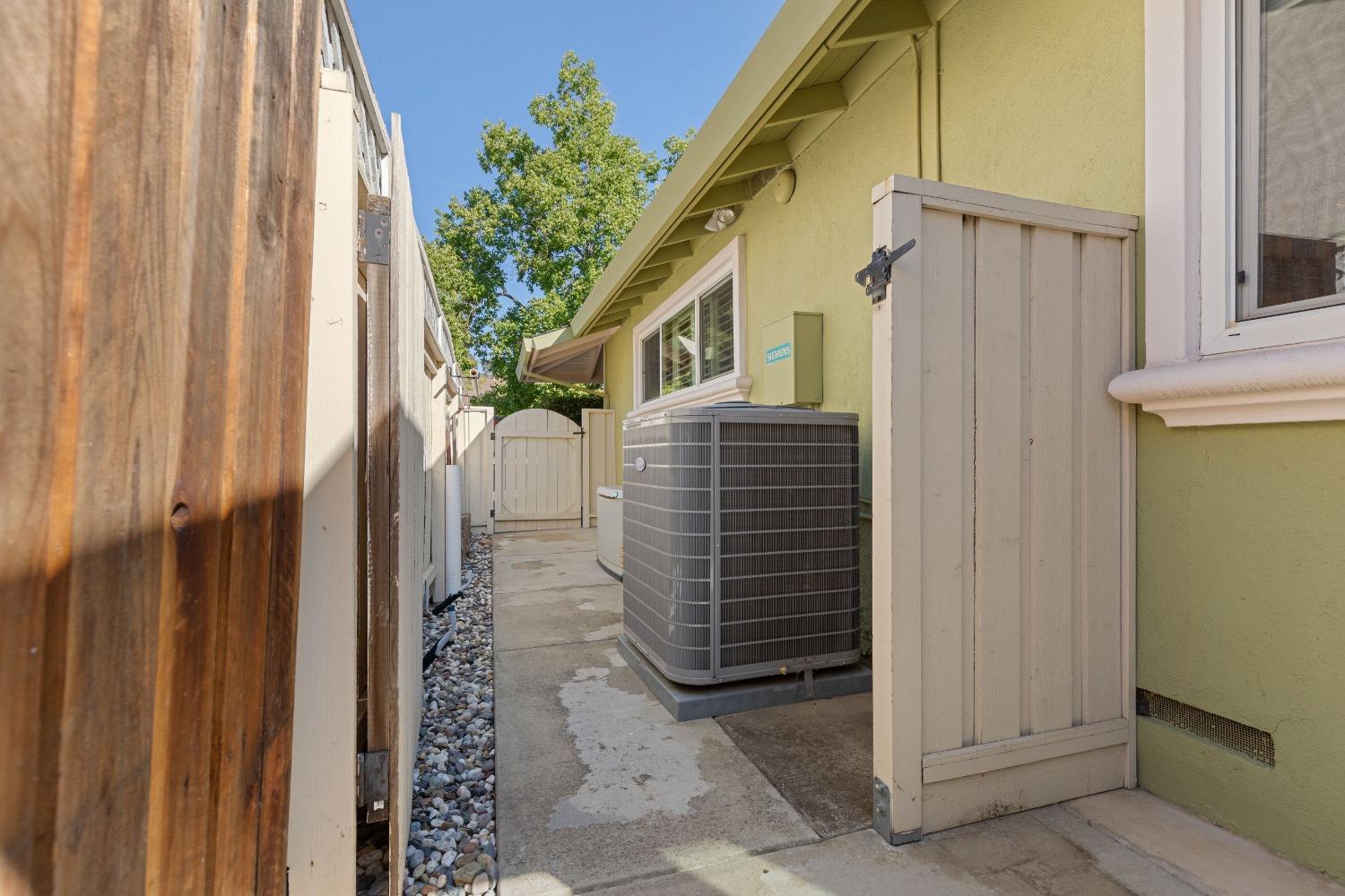 3320 Argonaut Avenue