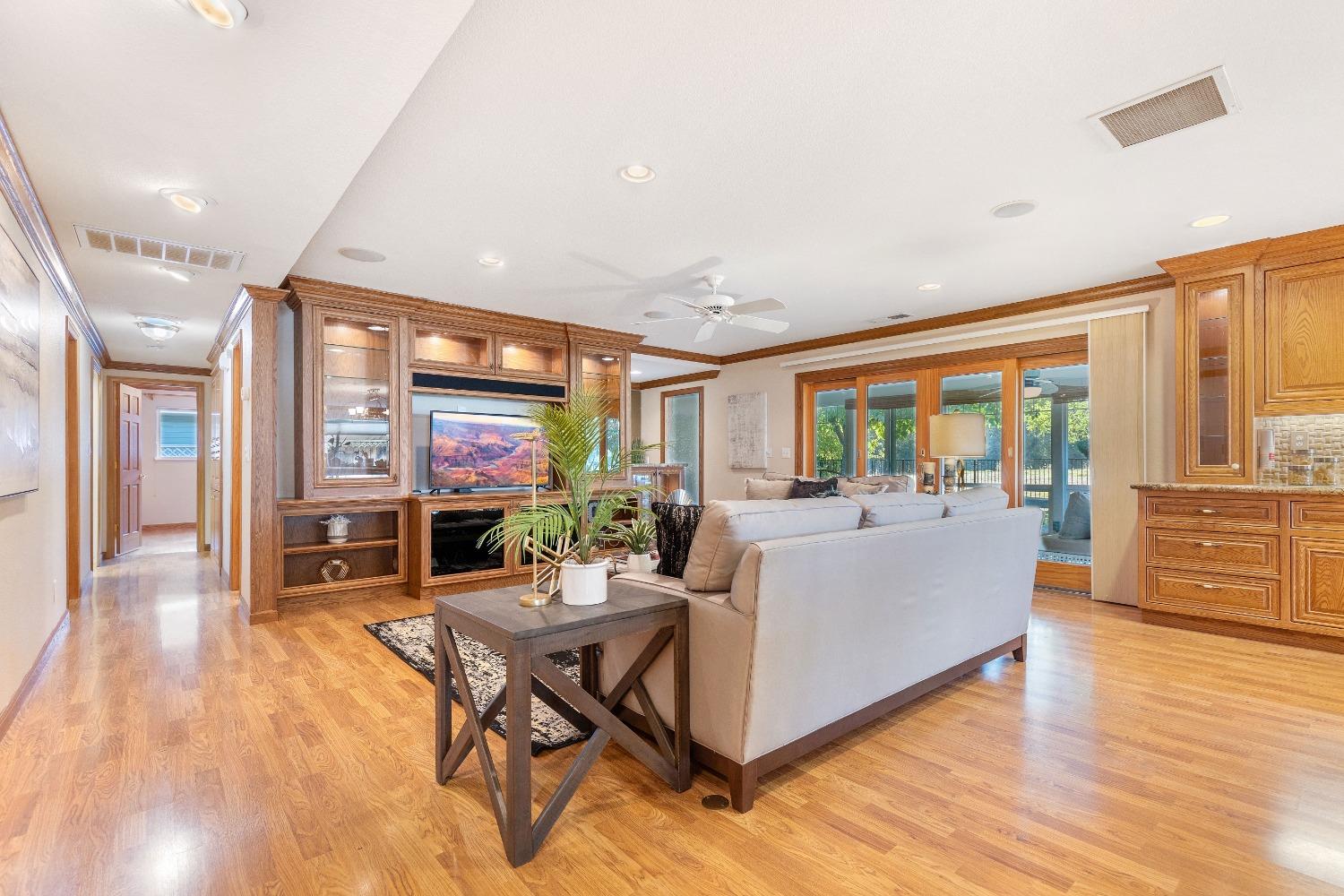 3320 Argonaut Avenue