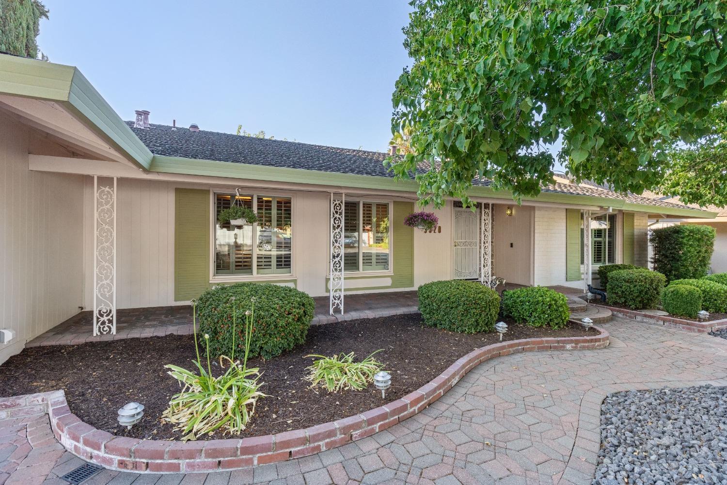 3320 Argonaut Avenue