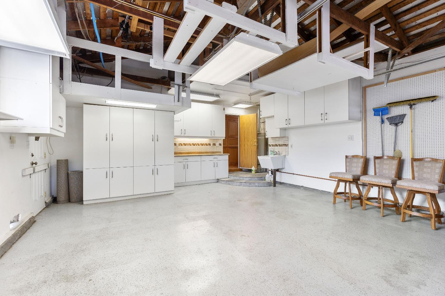 3320 Argonaut Avenue