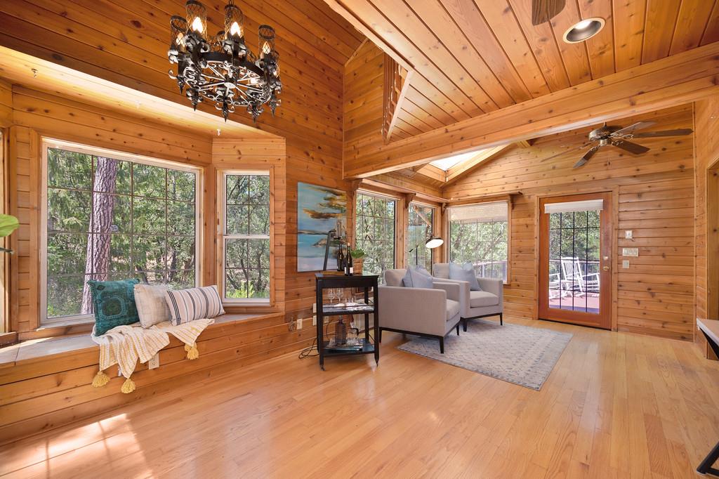 370 Bon Vue Drive