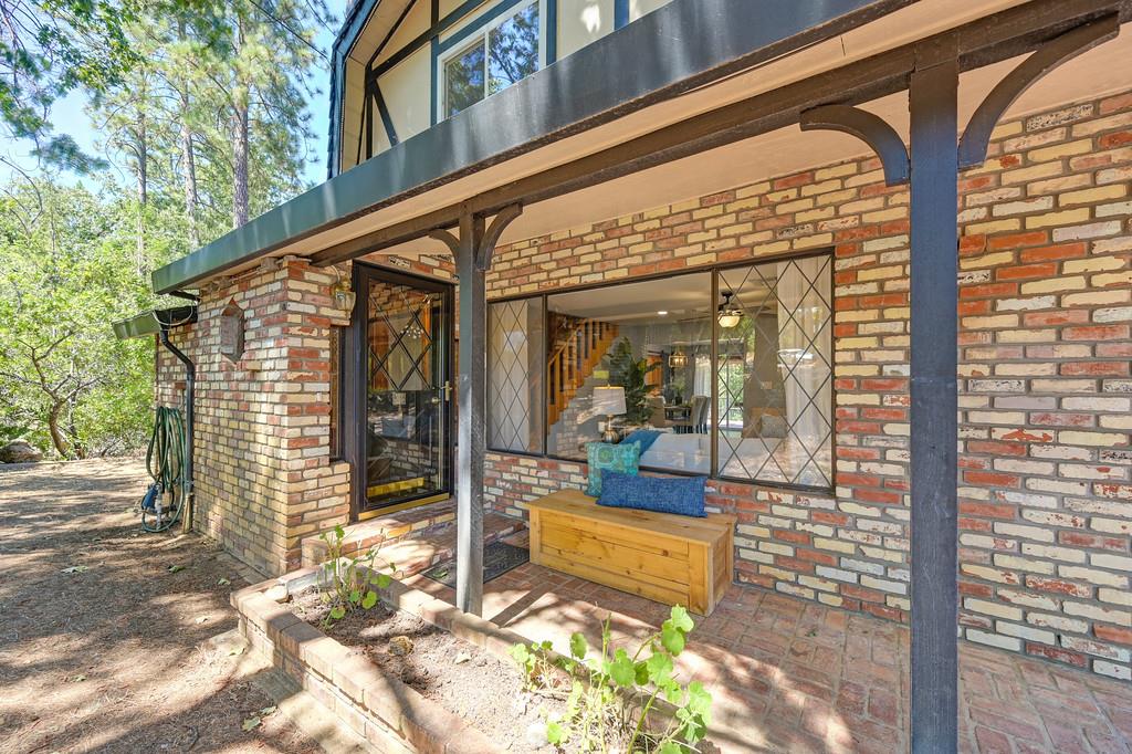 370 Bon Vue Drive