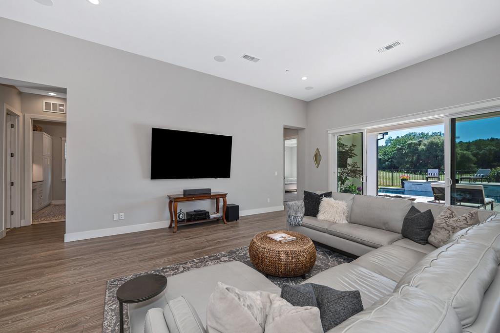 2953 Orange Grove Terrace