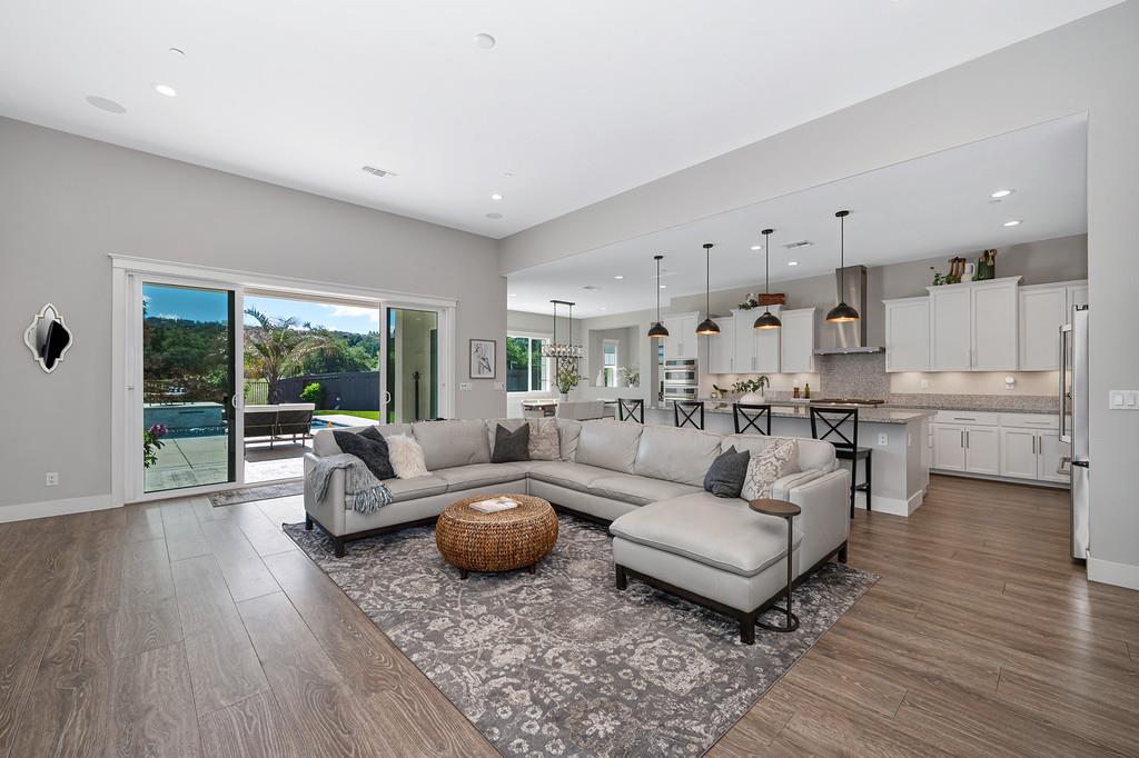 2953 Orange Grove Terrace