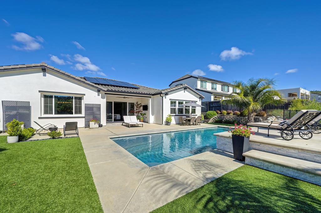 2953 Orange Grove Terrace