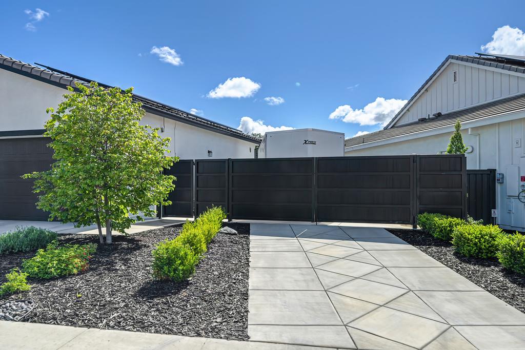 2953 Orange Grove Terrace