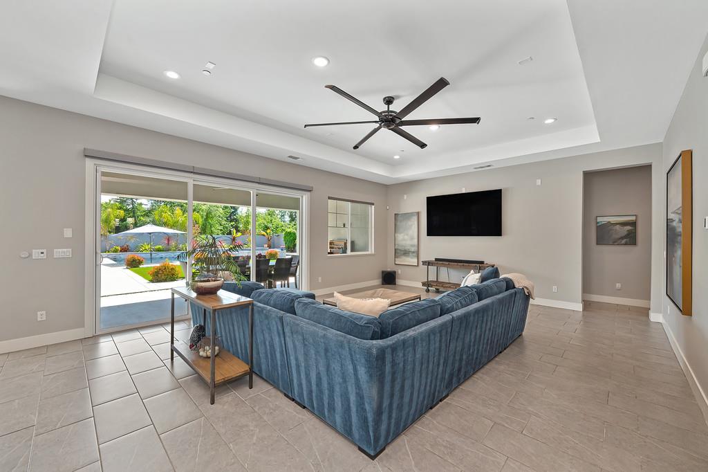 3073 Orange Grove Terrace