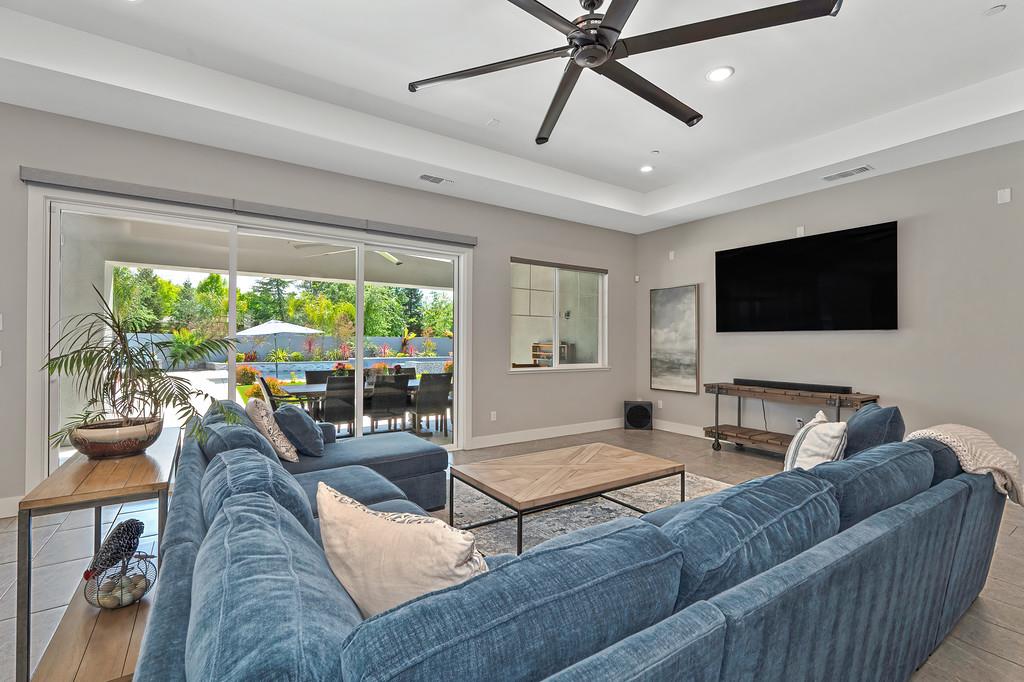 3073 Orange Grove Terrace