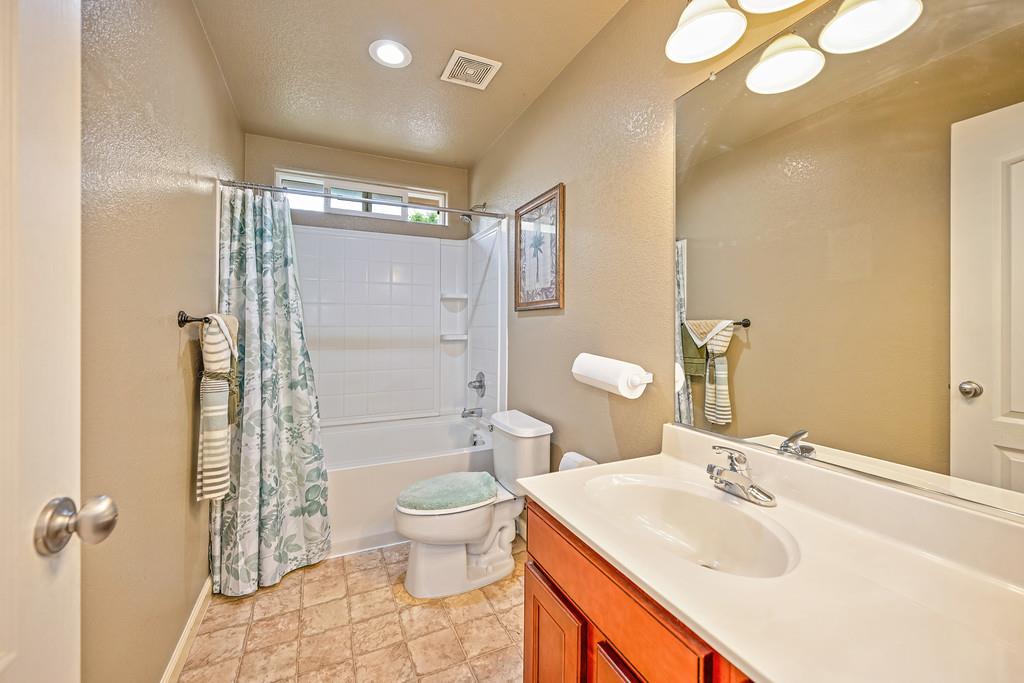 18 Bellows Pond Place