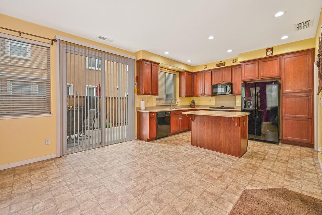 18 Bellows Pond Place