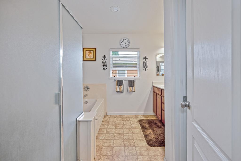18 Bellows Pond Place
