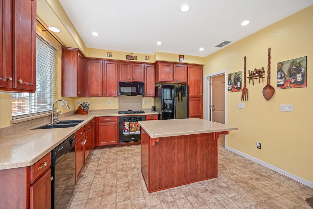 18 Bellows Pond Place