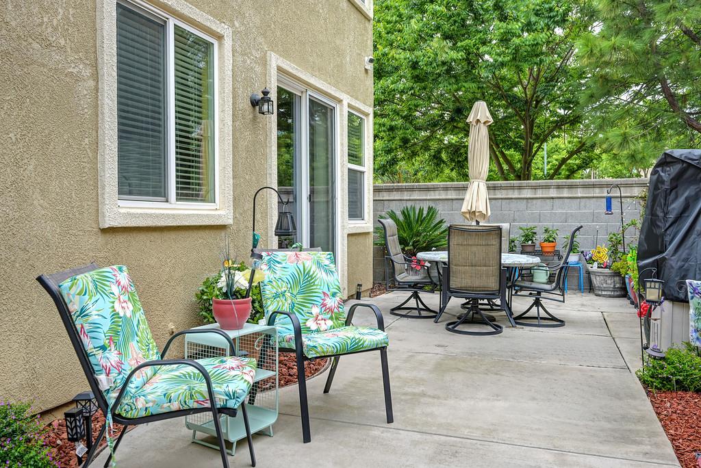 18 Bellows Pond Place