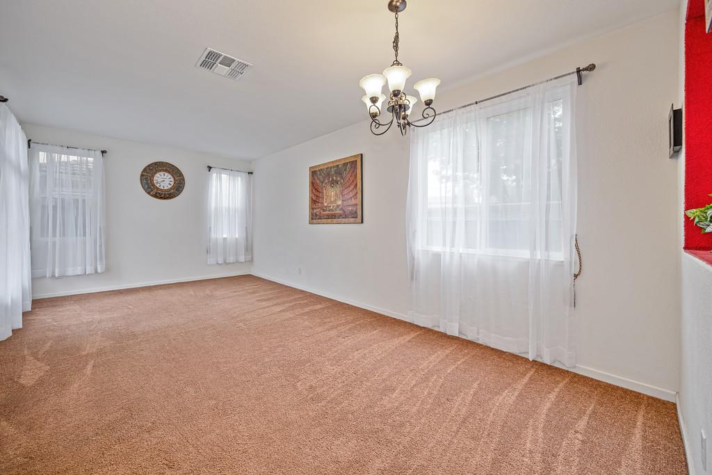 18 Bellows Pond Place