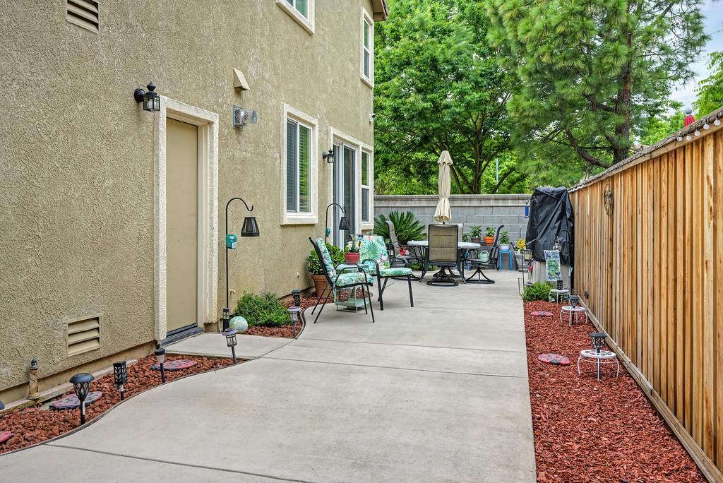 18 Bellows Pond Place
