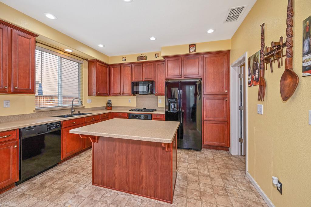 18 Bellows Pond Place
