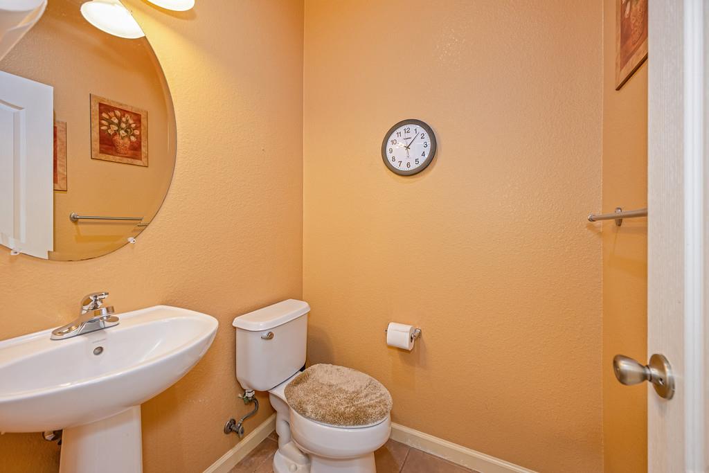 18 Bellows Pond Place