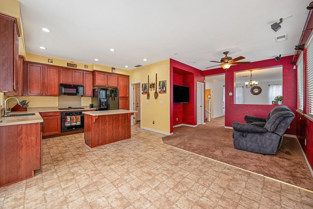 18 Bellows Pond Place