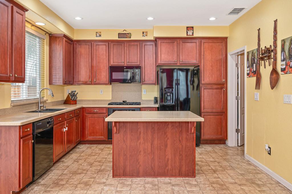 18 Bellows Pond Place
