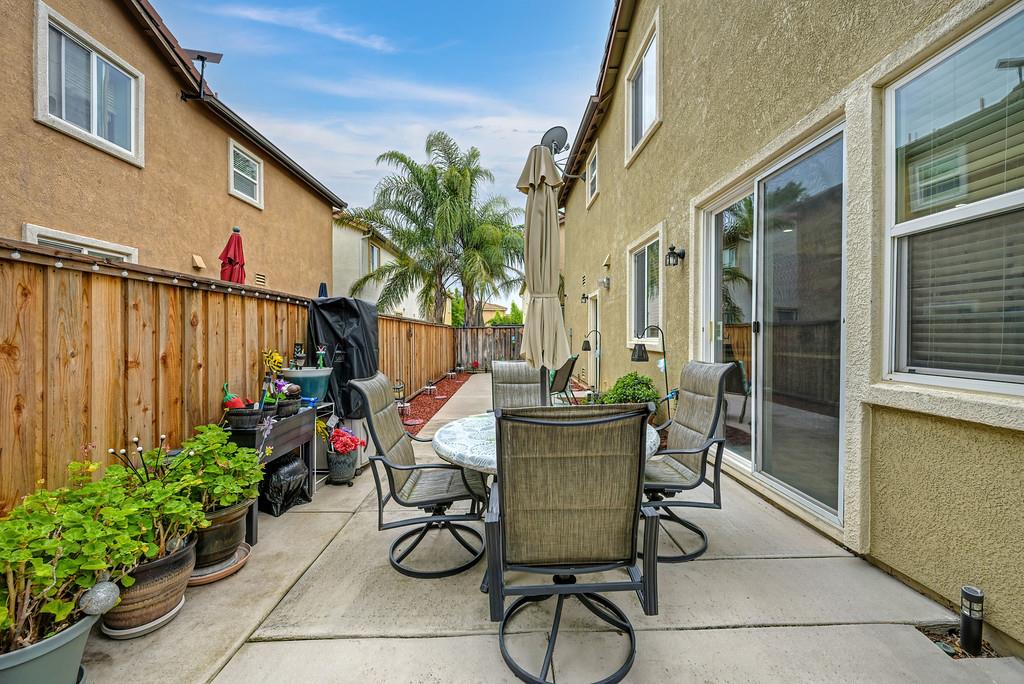 18 Bellows Pond Place