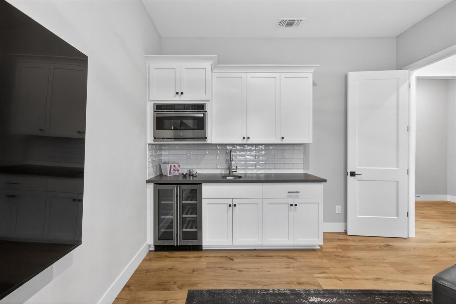 1649 Donner Lane