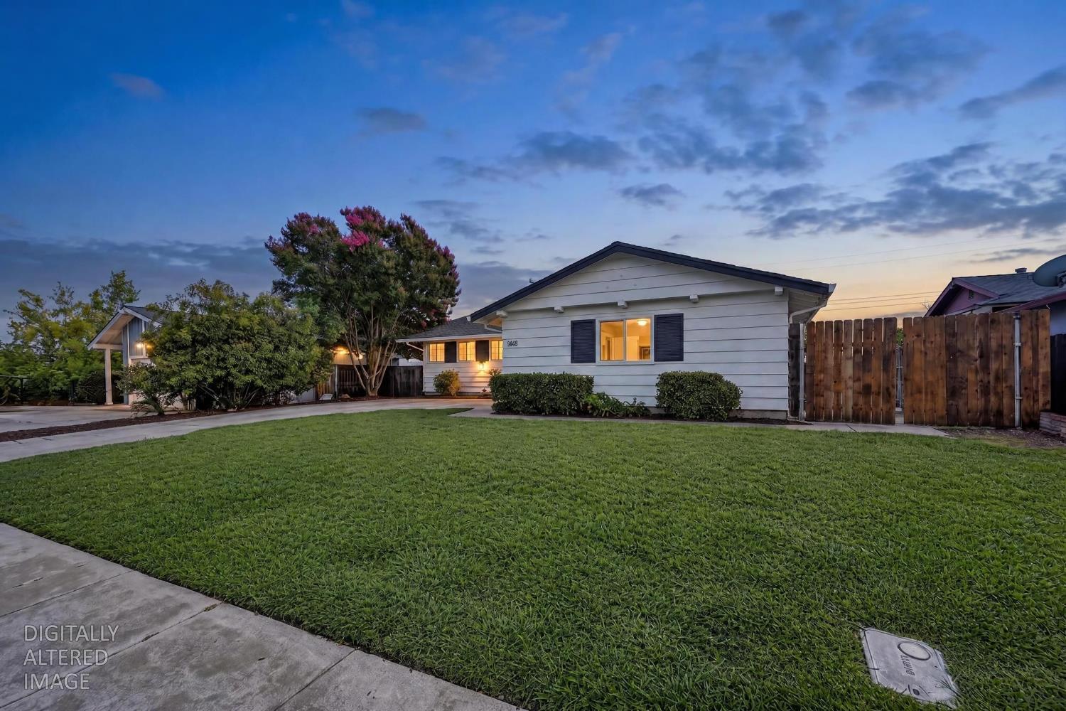 5822 Hemlock Street