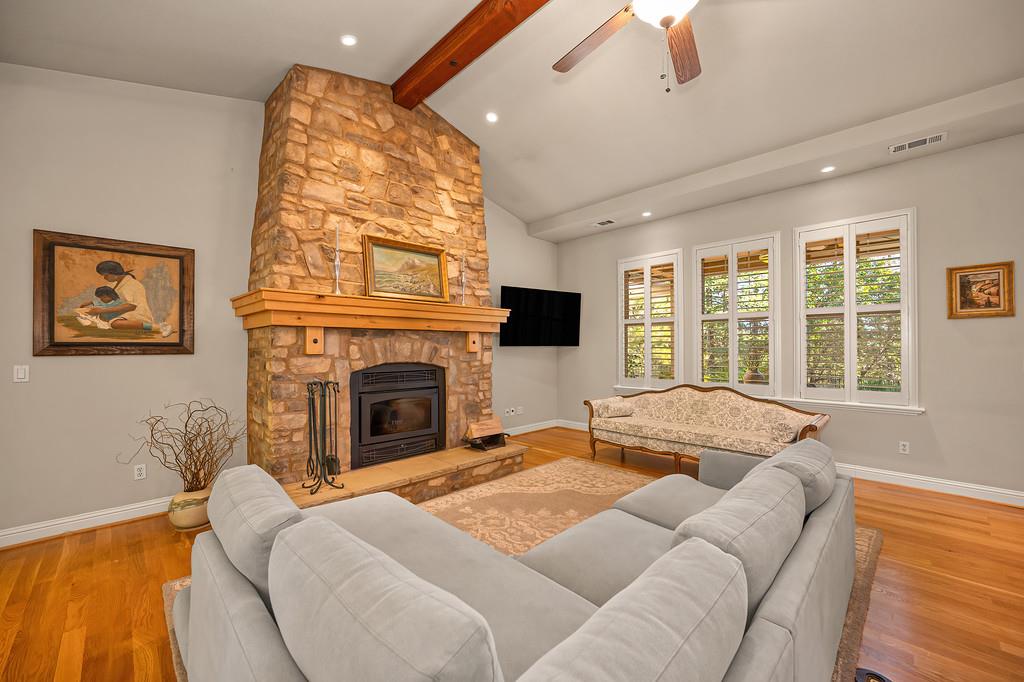 22050 Alton Trail