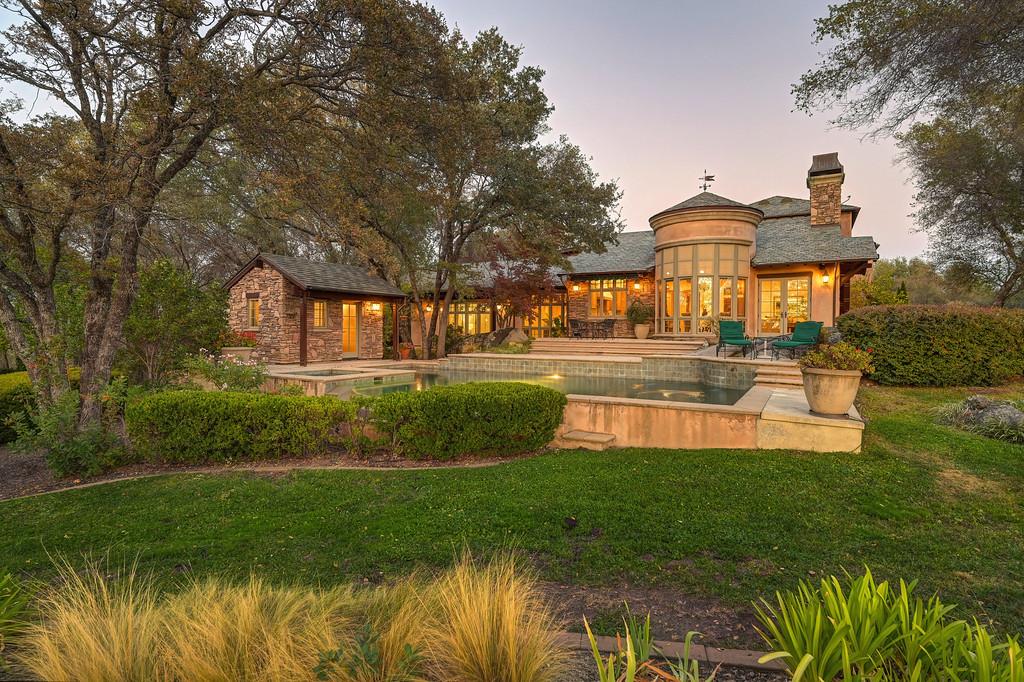 4501 Lake Forest Drive