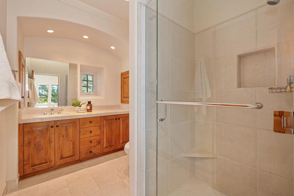 4501 Lake Forest Drive