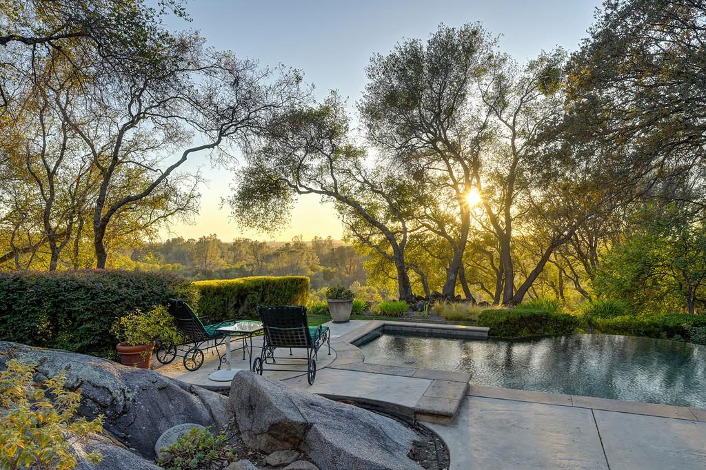 4501 Lake Forest Drive