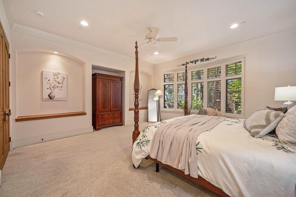4501 Lake Forest Drive
