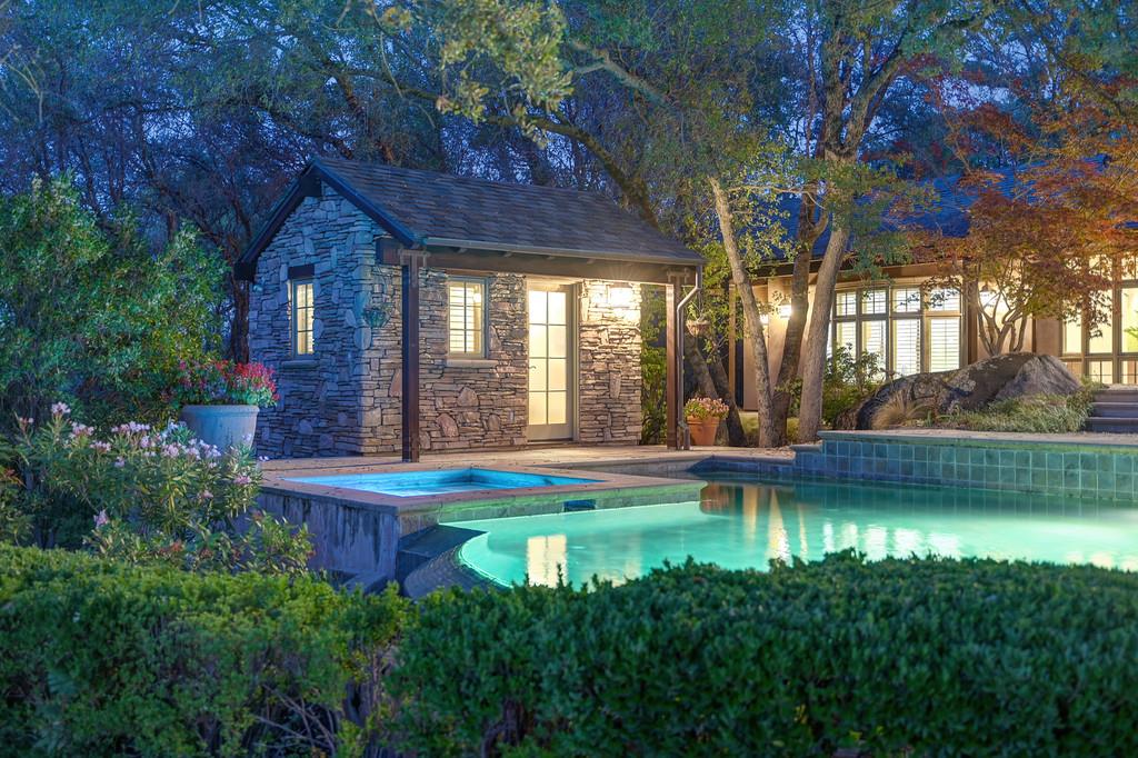 4501 Lake Forest Drive