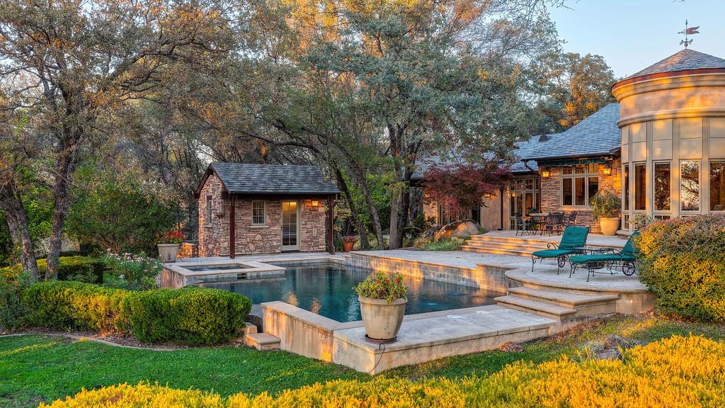 4501 Lake Forest Drive