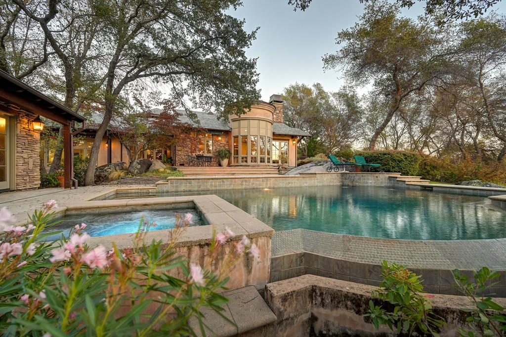 4501 Lake Forest Drive
