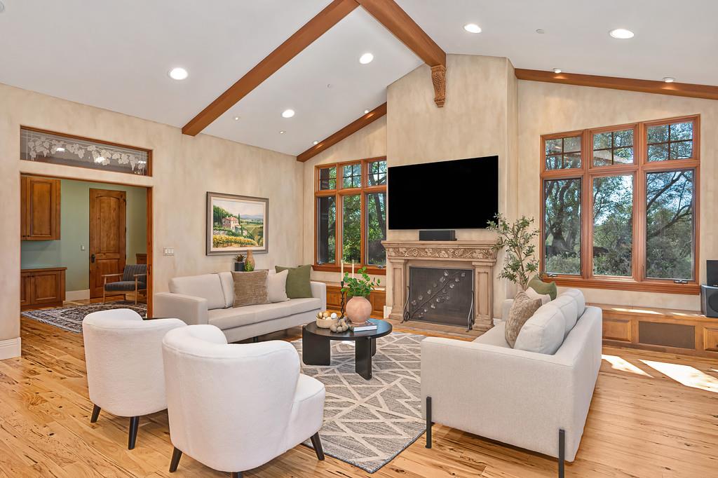 4501 Lake Forest Drive