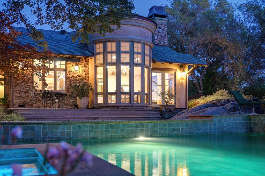 4501 Lake Forest Drive
