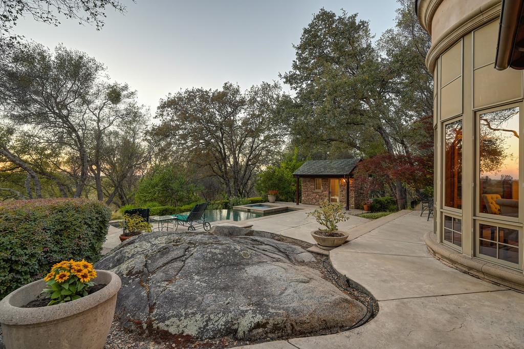 4501 Lake Forest Drive