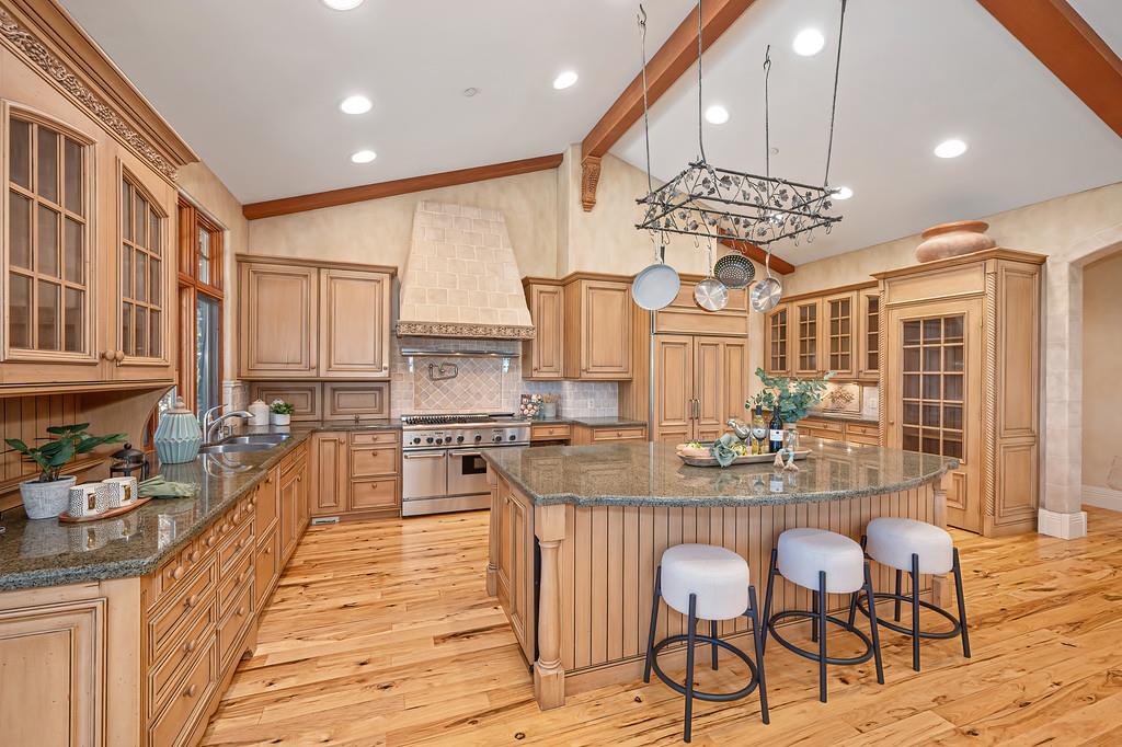 4501 Lake Forest Drive