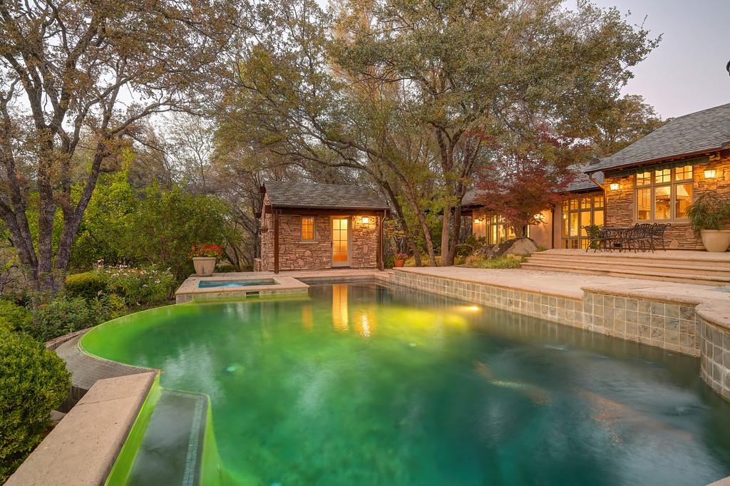 4501 Lake Forest Drive