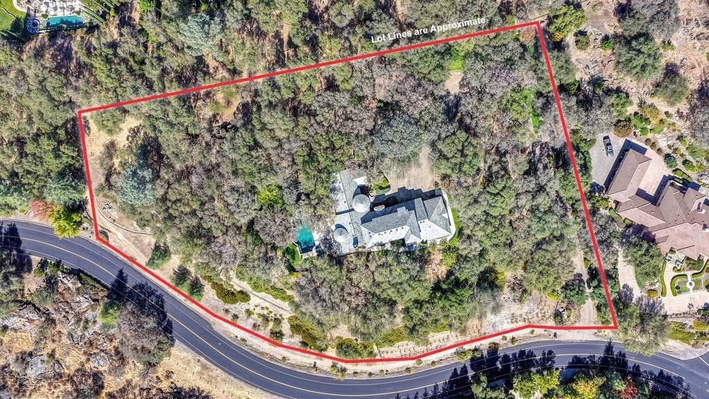 4501 Lake Forest Drive