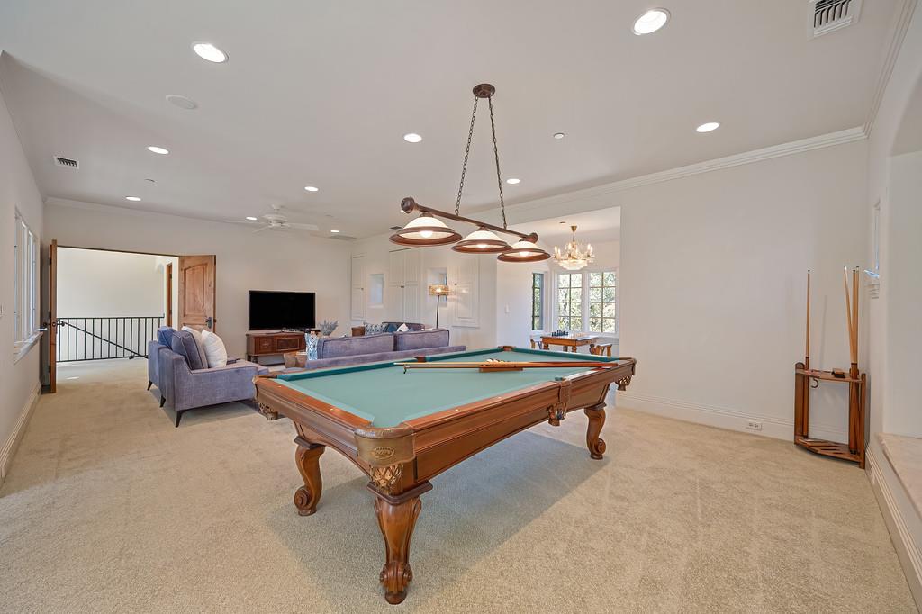 4501 Lake Forest Drive