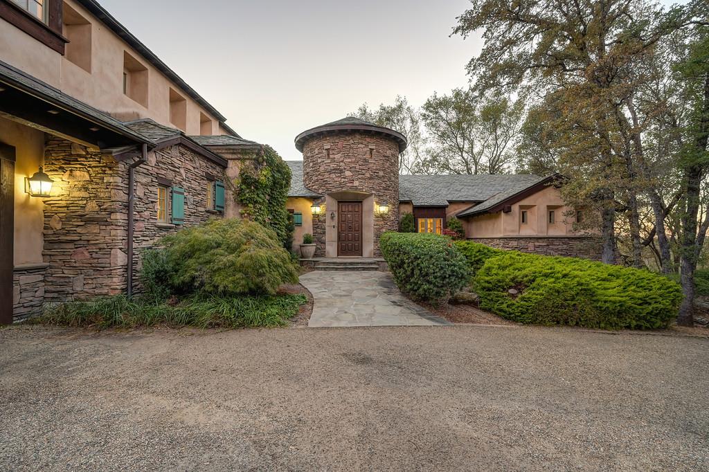 4501 Lake Forest Drive